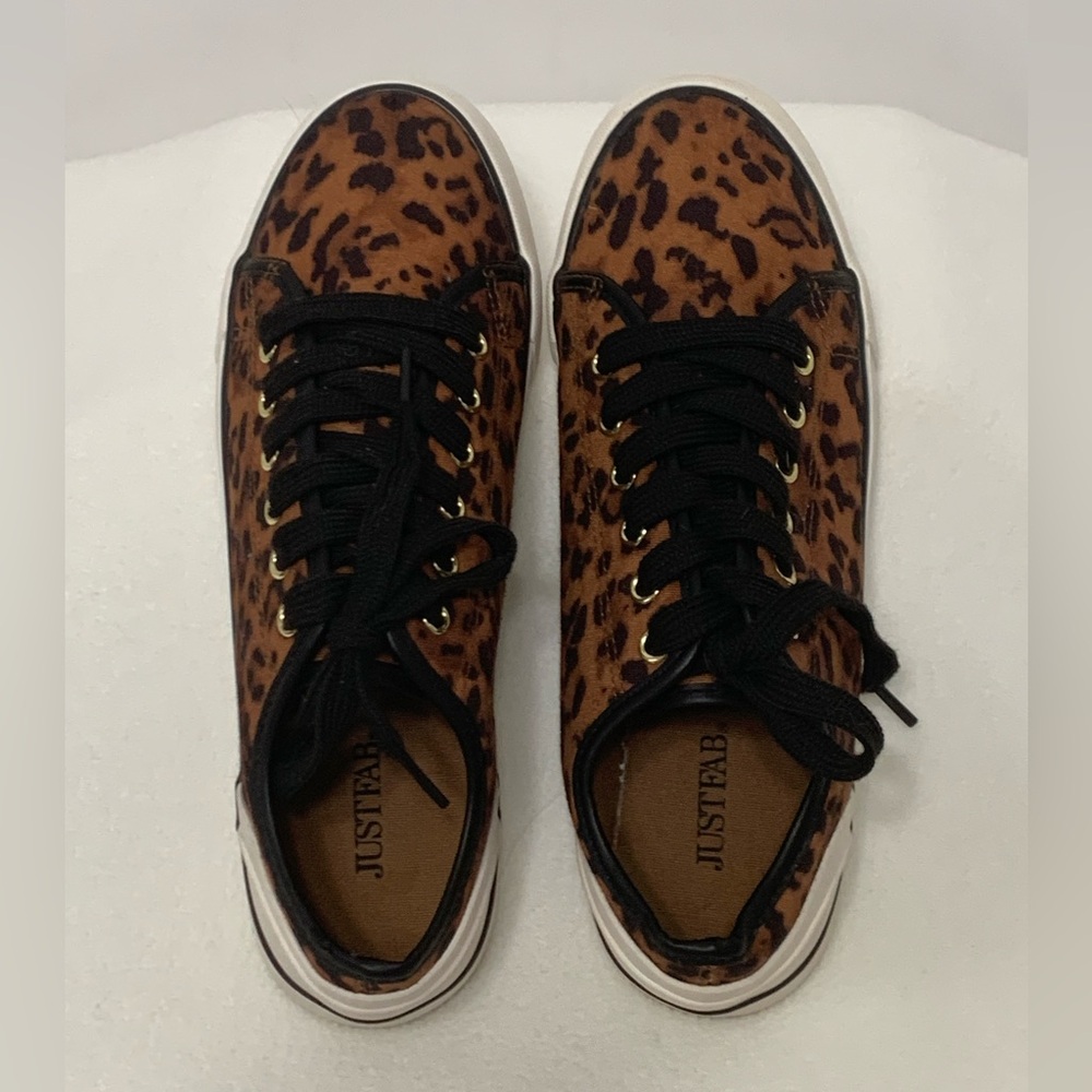 JUST FAB ANIMAL PRINT SNEAKERS - SZ 9.5